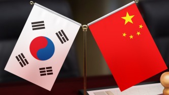 提到韓國海警李宰碩及中國司機(jī)肖波，王毅稱中韓間的感人故事值得宣介