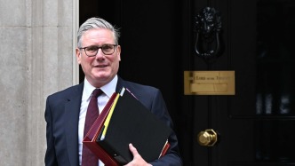 政策忽左忽右，選民和政黨都沒(méi)耐心：執(zhí)政一年后英國(guó)工黨步履維艱