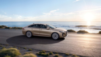 長續(xù)航中大型轎車8.58萬元起售，榮威M7 DMH主打生活“大美好”