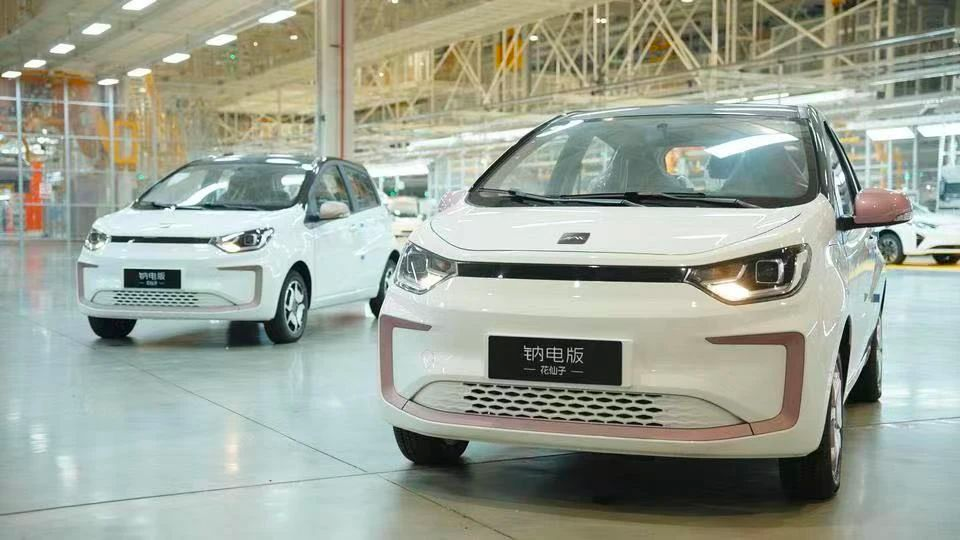 观察｜电池巨头宣布乘用车钠电明年批量装车，剑指四成乘用车市场需求？