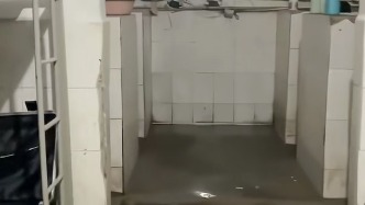 湖南永州一學(xué)?；貞?yīng)“將公廁改成宿舍”：系澡堂改造，已停用整改