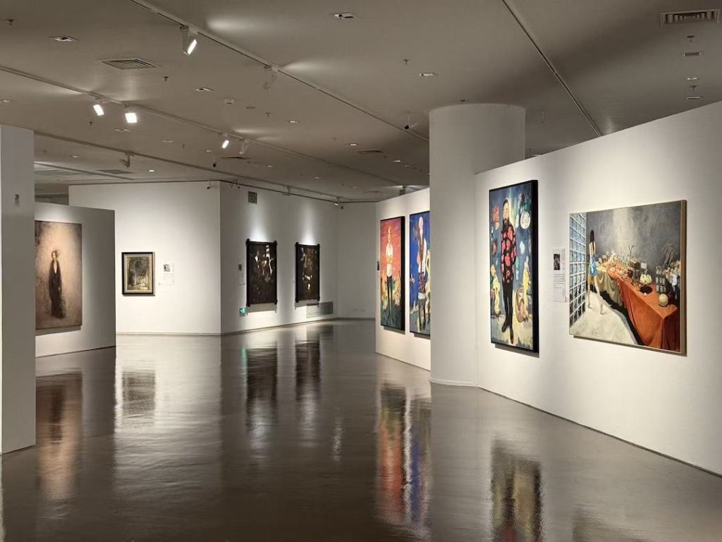 重温中国油画三十年：靳尚谊等几代油画家作品上海展出
