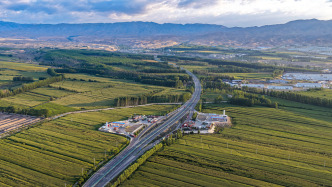 艾爾肯·吐尼亞孜：新疆所有地州市都邁入了高速公路時(shí)代