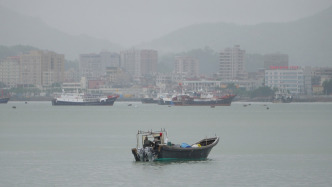 “米娜”登陸廣東汕尾沿海，中國(guó)氣象局調(diào)整啟動(dòng)臺(tái)風(fēng)三級(jí)應(yīng)急響應(yīng)