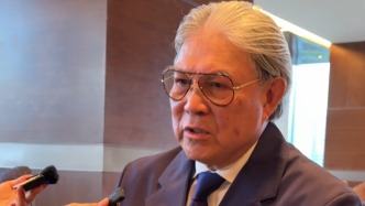 霍震霆現身上海杯象棋賽：下棋能培養正確價值觀