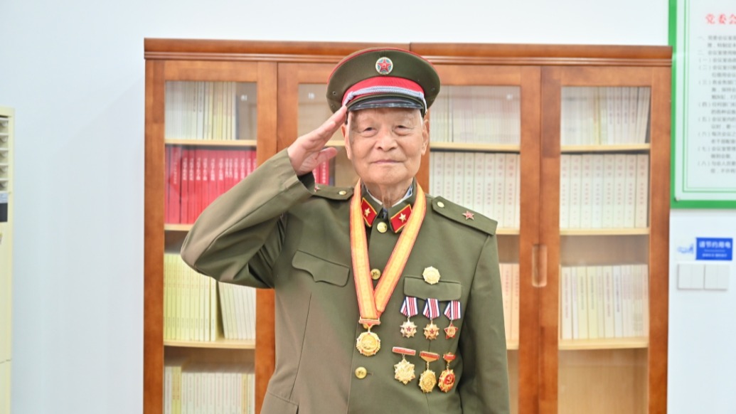 “我的連長(zhǎng)、副連長(zhǎng)、指導(dǎo)員都犧牲了”，一個(gè)抗戰(zhàn)老兵的烽火記憶丨青春華章