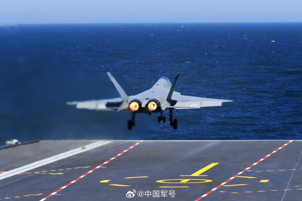 流年劫煞破财:魁罡星-第1现场｜高清大图！看歼-35电磁弹射离舰瞬间