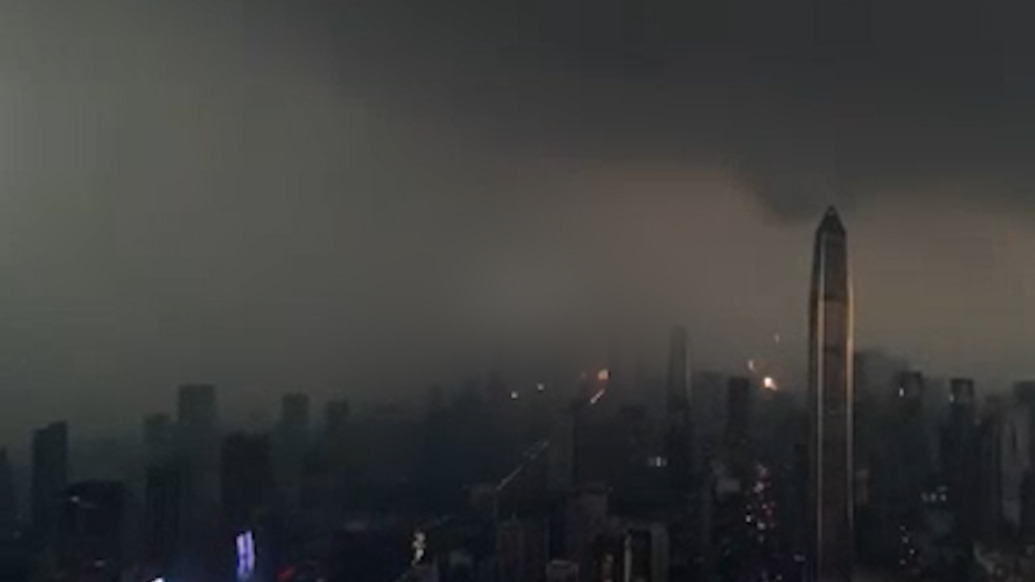 直擊臺風(fēng)“樺加沙”丨航拍超強臺風(fēng)來臨前的深圳城區(qū)，今日下午全市范圍實行“五?！?/></span></div><div><h2 class=