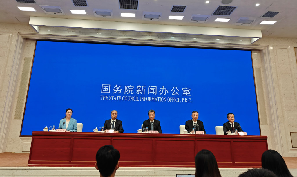 怀进鹏：“十四五”期间，高等教育累计向社会输送5500万人才