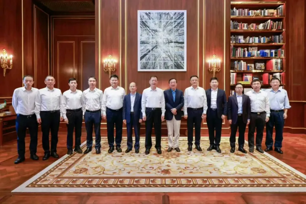 东风董事长亲赴深圳会见任正非，华为或再落子全新车企合作模式