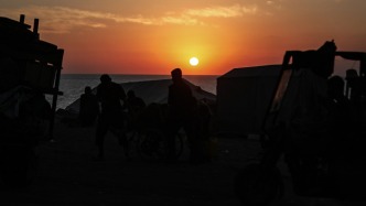 约5.5万个中国援助食品包分批运抵加沙地带