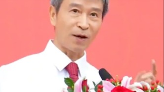 4年來回復(fù)3萬條信息，校長在開學(xué)典禮上重復(fù)自己的手機(jī)號(hào)3遍