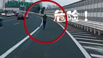 男孩放學(xué)后未等到媽媽誤上高速，民警護(hù)送回家