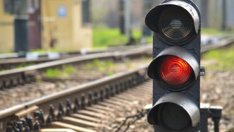 受臺風(fēng)“樺加沙”影響，廣西沿海鐵路動車明天全部停運(yùn)