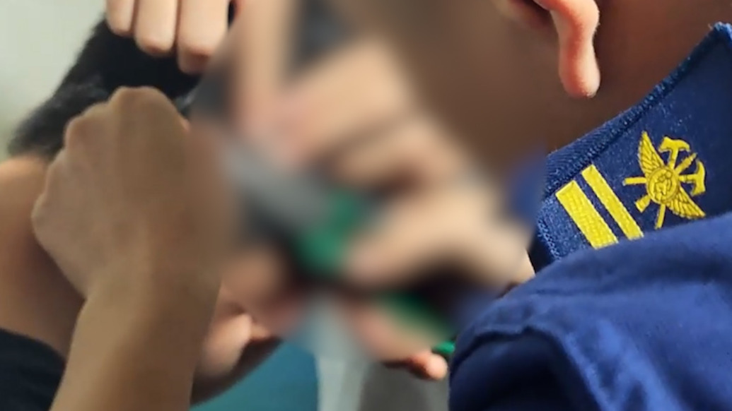 男子钓鱼“钓”到自己,消防员与医生联手救助