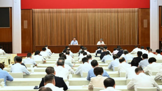 上海市委中心組學(xué)習(xí)會(huì)集中學(xué)習(xí)《習(xí)近平談治國理政》第五卷