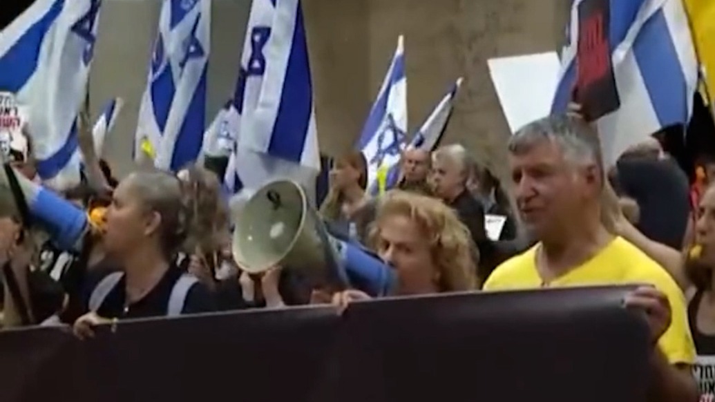 以色列民眾舉行抗議活動(dòng)：內(nèi)塔尼亞胡破壞了一切?；饳C(jī)會(huì)