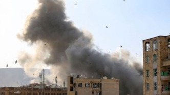 內(nèi)塔尼亞胡赴美途中下令空襲也門首都，已致8死142傷