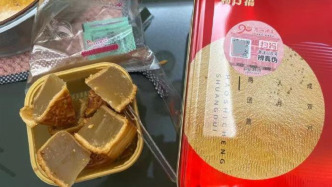 30多元一个的双黄月饼无蛋黄，品牌方：机械生产，不能保证无差错