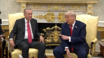 特朗普指著埃爾多安說：沒人比他更懂操縱選舉