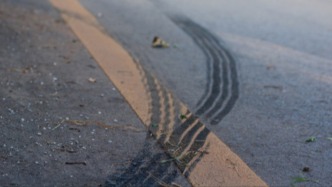 貴州黔南交警通報高速五車追尾事故：致1死1傷，正調(diào)查事因