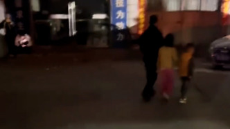 甘肅隴西縣居民親歷地震：樓體搖晃大家下樓避險(xiǎn)，半小時(shí)后發(fā)生余震