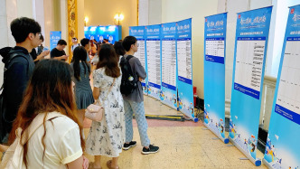 湖南500余家单位携1.8万个岗位来沪引才，有人现场就签约了