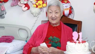 從“甜姐兒”到“女作家”，她為自己的藝術(shù)人生描下濃墨重彩