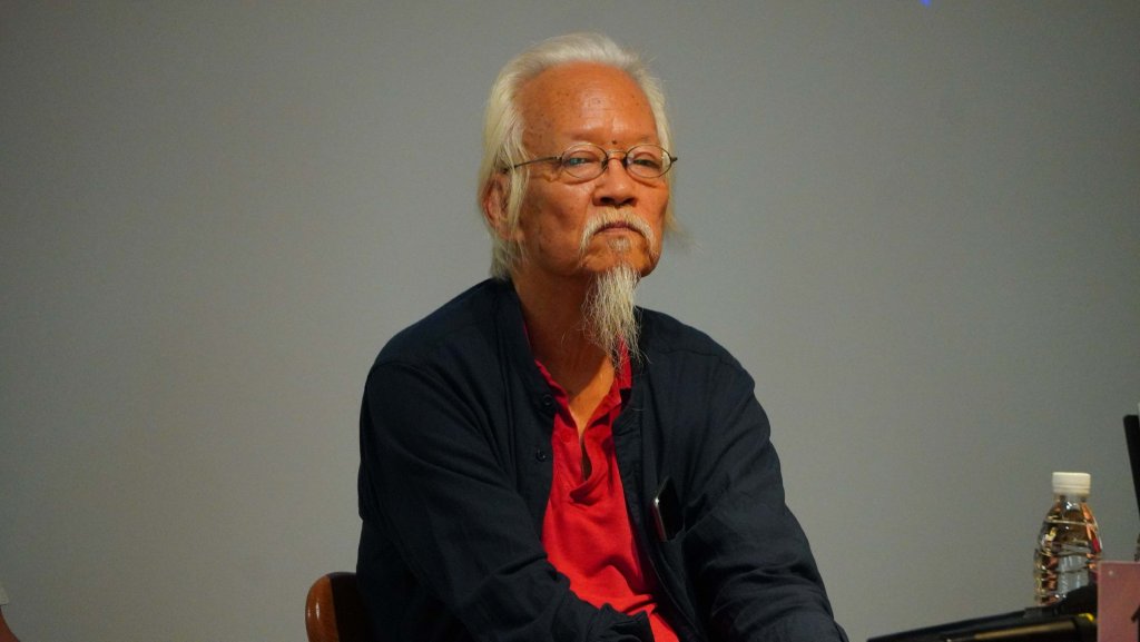 生肖鼠幸运色:流年大运与八字财星相冲财运-一言不发，或者夺过话筒