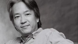 一言不發(fā)，或者奪過(guò)話筒