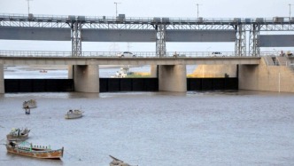 中國政府向巴基斯坦提供的首批抗洪救災(zāi)緊急物資啟運(yùn)