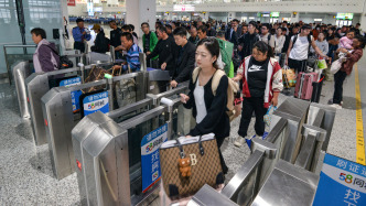 國慶中秋假期，全國鐵路發(fā)送旅客將超2億人次