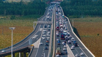 交通运输部：国庆中秋假期全社会跨区域人员流动量将达23.6亿人次