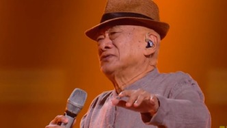 第一個勇敢登上央視春晚的臺灣藝人凌峰再度登臺演唱