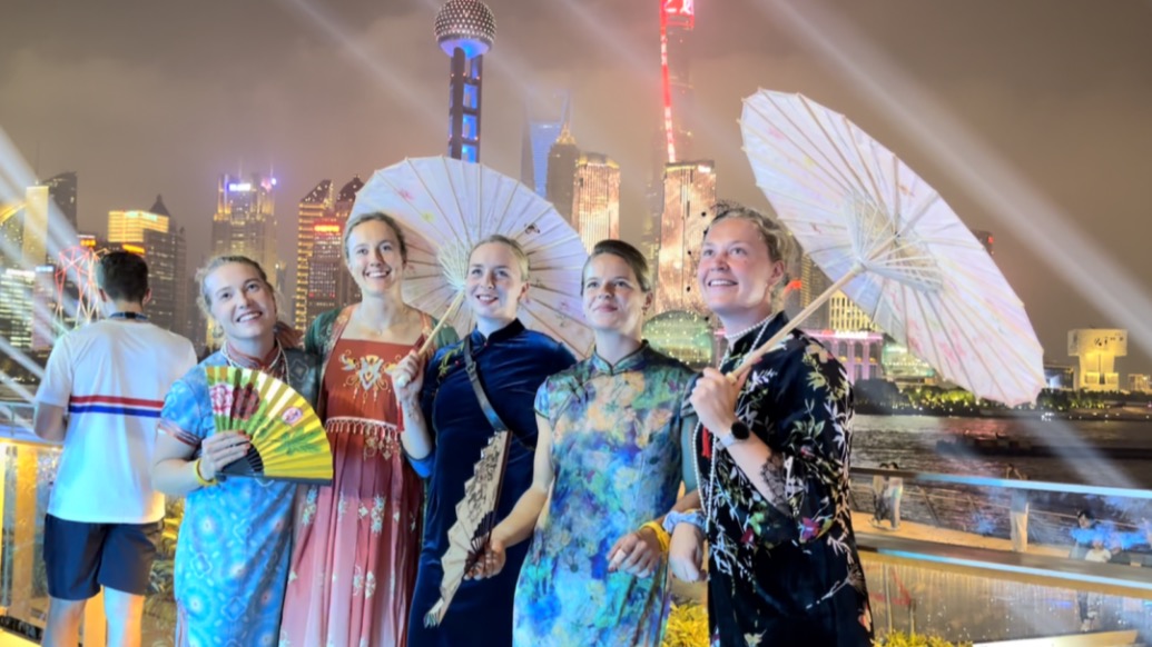 賽艇世錦賽創(chuàng)意收官，各國(guó)運(yùn)動(dòng)員T臺(tái)演繹“中國(guó)風(fēng)”