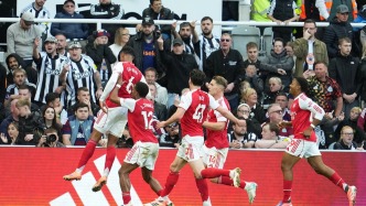 體壇聯(lián)播｜逆轉(zhuǎn)之夜！阿森納2比1絕殺紐卡，巴薩登頂西甲