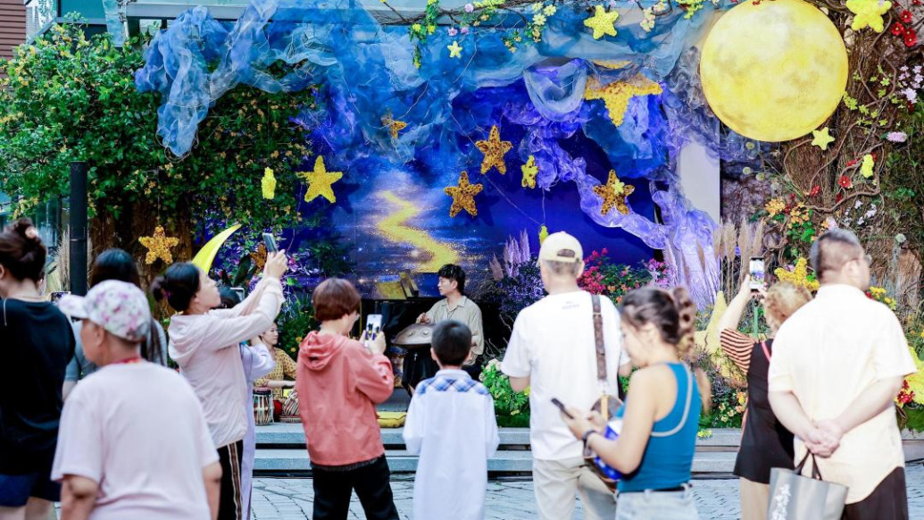 在“思南月圓生活節”看展覽、逛市集