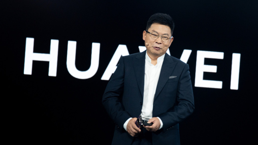 华为任命余承东为产品投资评审委员会主任，核心任务“打赢AI关键战役”