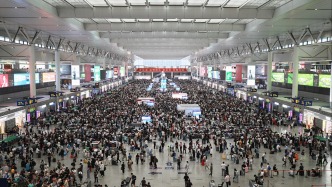 鐵路上海站迎國(guó)慶中秋客流首個(gè)高峰，今日預(yù)計(jì)發(fā)送69.7萬(wàn)人