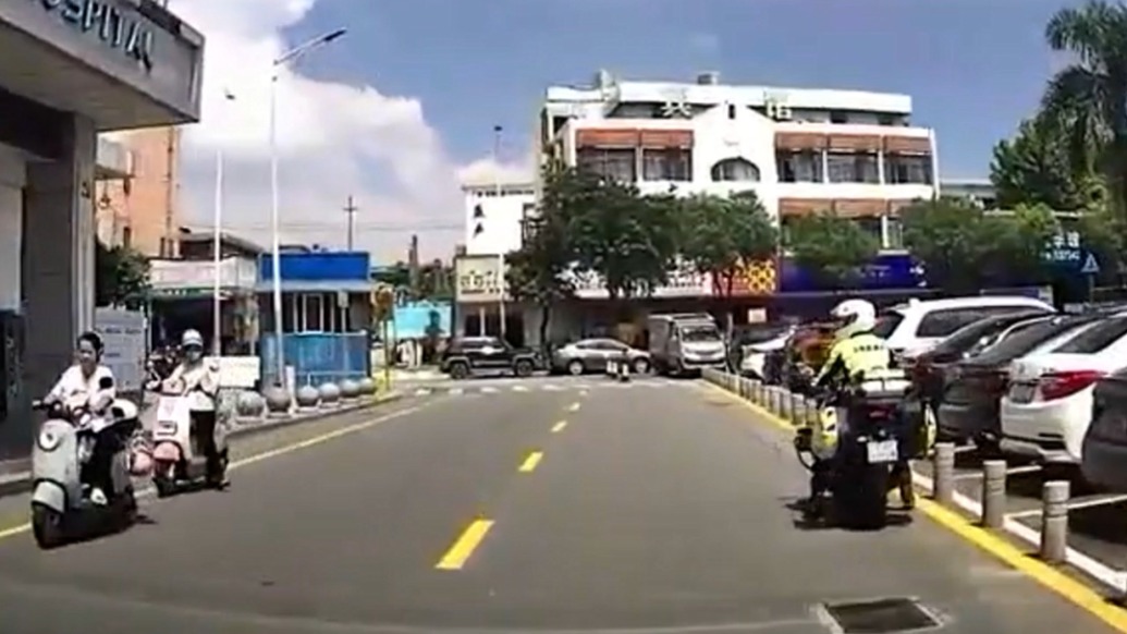 三分鐘生命速遞！退役軍人的哥聯(lián)手鐵騎救援昏厥兒童