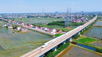全國鐵路預(yù)計今日發(fā)送1840萬人次，加開旅客列車2002列