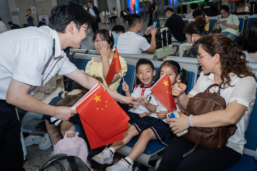 命宫:在线测算易经八卦运势www.jixiangqiming.vip：-铁路上海站国庆客流迎来最高峰，今日预计发送80万人或创新高