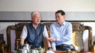 新任遼寧省委書記許昆林看望慰問正省級(jí)老同志