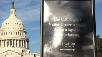 美兩黨互相攻訐，指責對方導致政府“停擺”