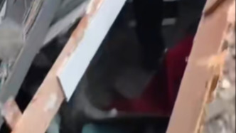 江蘇東?？h一飯店舉辦宴席時房頂塌陷，應急管理局：被困4名傷者已全部救出