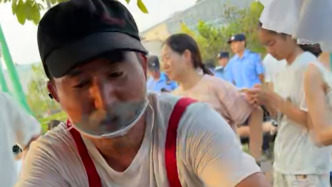 “雞排哥”走紅帶動周邊人氣，附近攤主：大家跟著好，生意翻倍火