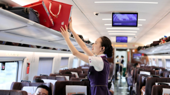 長三角鐵路客流持續(xù)保持高位態(tài)勢，今天預(yù)計發(fā)送390萬人次