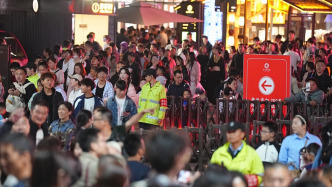 全國多個景區游客趨于飽和，景點建議游客錯峰預約