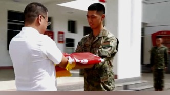 参加九三阅兵的“青州连”战旗，入藏山东青州博物馆