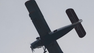 俄罗斯一安-2飞机坠毁，致2人死亡